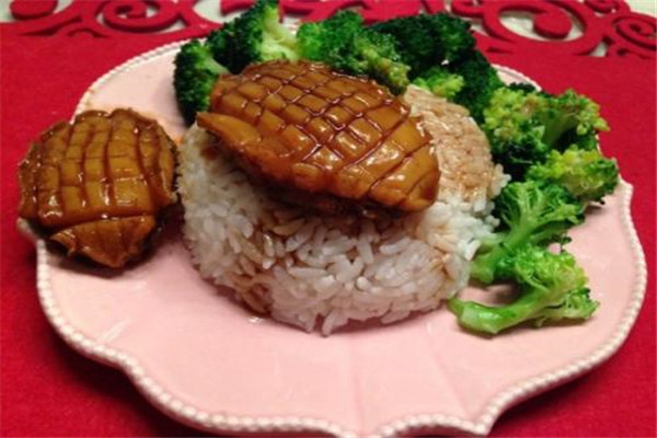粵參閣鮑魚(yú)飯加盟