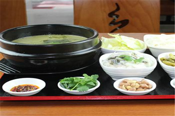吾家酸菜魚米線加盟