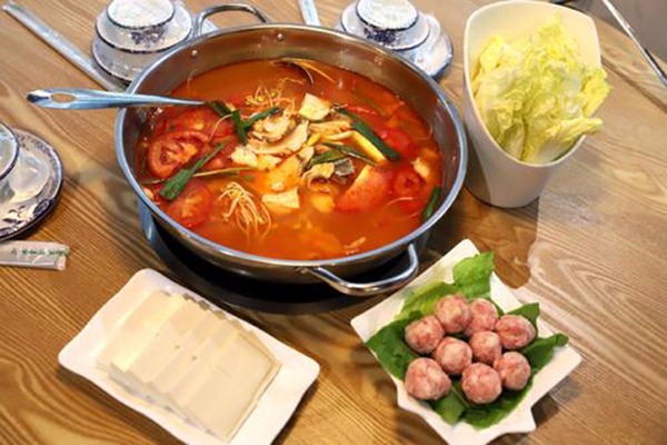 渝魚(yú)酸菜魚(yú)火鍋加盟