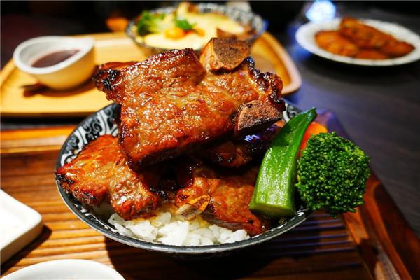 兀島燒肉丼飯加盟