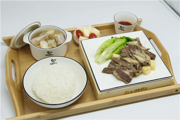 獨(dú)家鮮言牛腩飯加盟