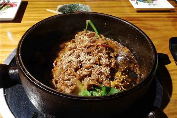 龜鍋烤肉加盟
