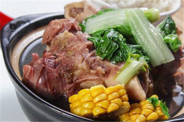 骨往斤來(lái)大盆骨加盟