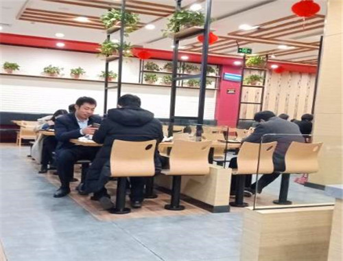 糧潤快餐加盟