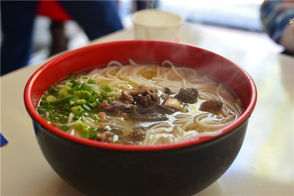 味西石鍋拌飯米線加盟