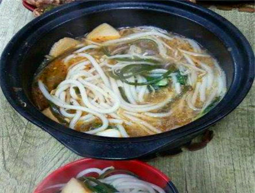 聚鑫源過(guò)橋米線加盟