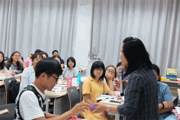 雅恩輔育
