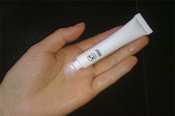 飛適護(hù)膚品加盟