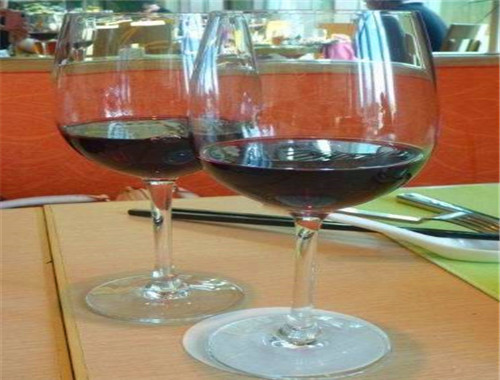 隆橡酒業(yè)加盟