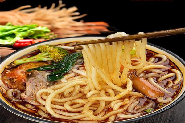 小陶氣砂鍋土豆粉加盟