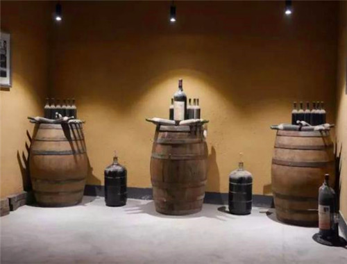 藍(lán)峰葡萄酒加盟