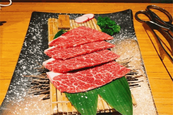 達(dá)人未滿燒肉酒場(chǎng)