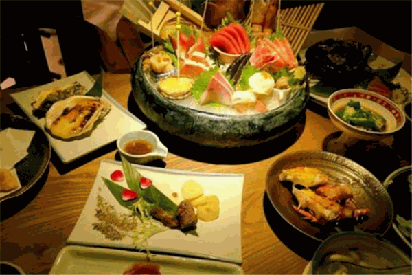 樂(lè)澗藍(lán)鰭金槍魚(yú)料理