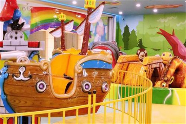 七彩金童兒童樂園加盟