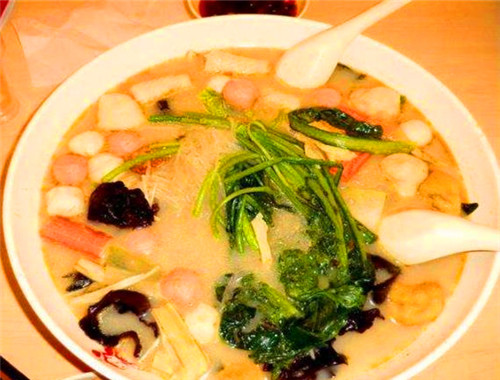 英雄煮骨湯麻辣燙加盟