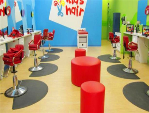 寶貝不哭兒童理發(fā)店加盟