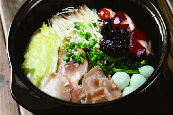 滇水緣過(guò)橋米線