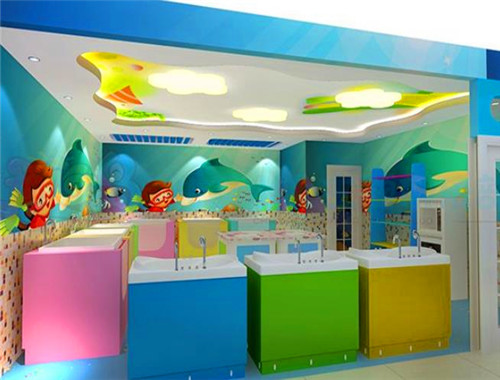 七彩泡泡嬰兒游泳館加盟