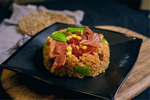 王世榮炸串炒飯
