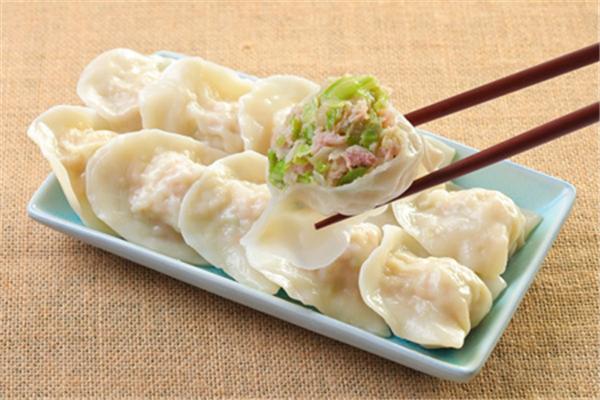 男煮餃