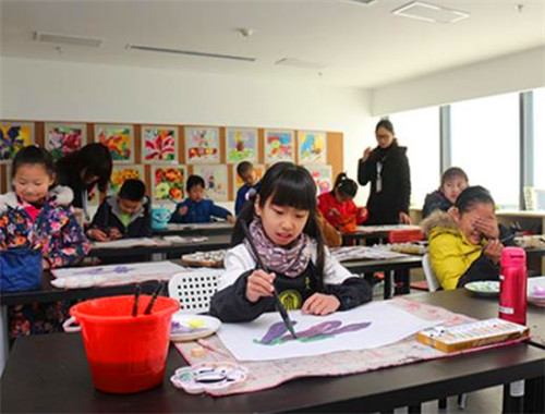 正人國際藝術(shù)教育加盟