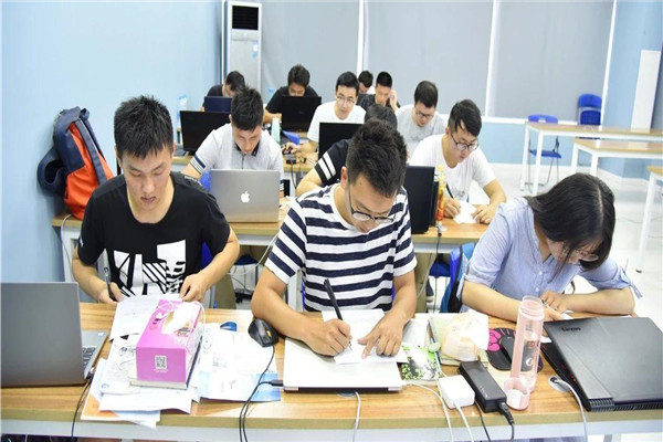合力向上教育加盟