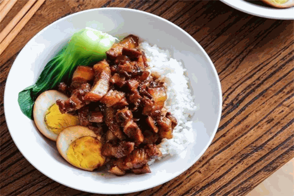 臻傳臺(tái)灣鹵肉飯加盟