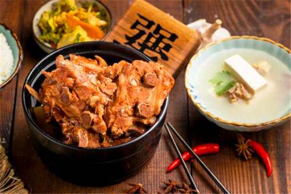 犟骨頭排骨飯加盟
