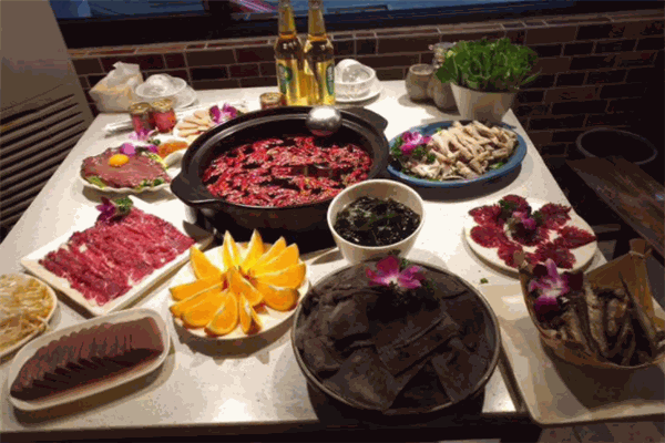 魚(yú)滿多自助火鍋加盟