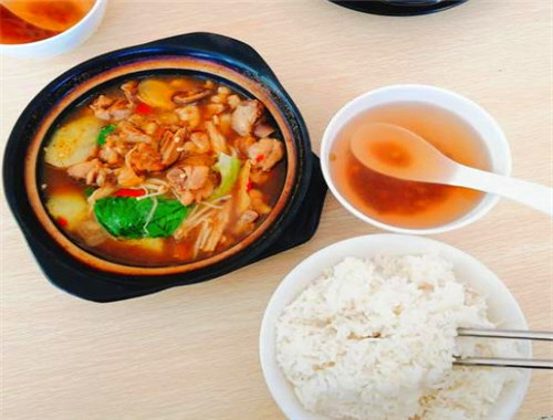 谷太吉醬燜魚米飯加盟