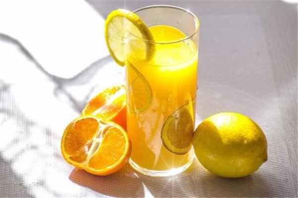 易博士飲品加盟