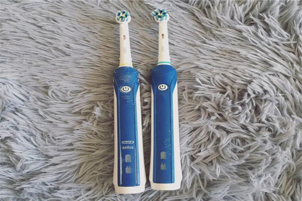 oralb電動(dòng)牙刷