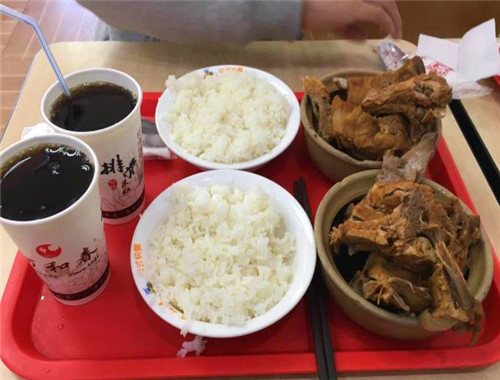 萬和春砂鍋米飯加盟