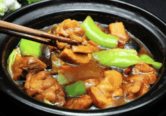 三人眾黃燜雞米飯