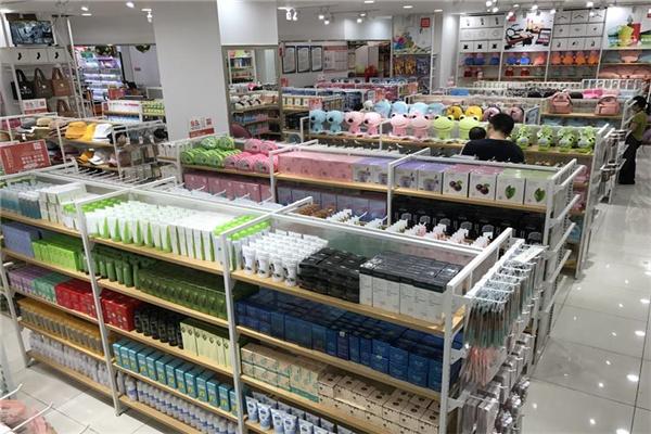 名眾優(yōu)品時尚百貨加盟