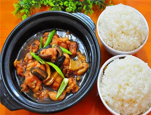 黃燜雞排骨米飯加盟