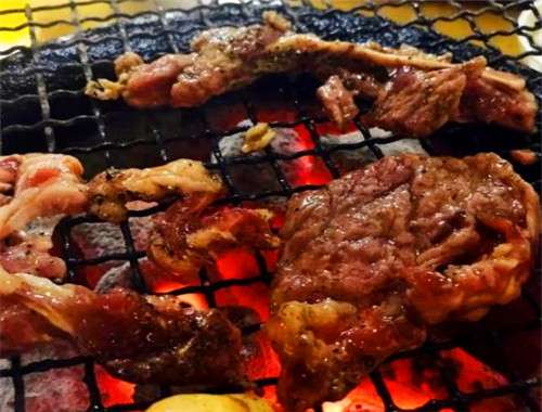 谷勝立標(biāo)王烤肉加盟
