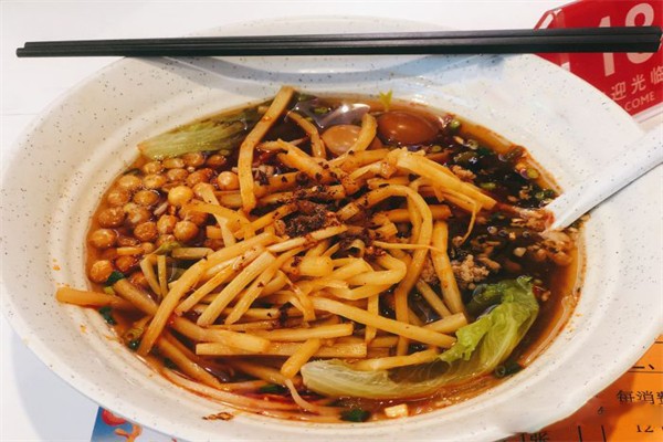 西單酸辣粉加盟