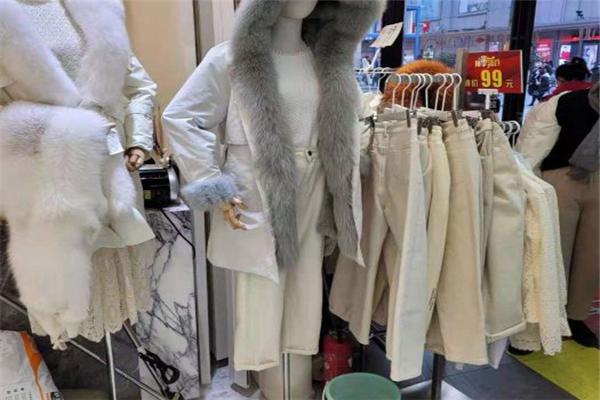 愛(ài)的服飾加盟