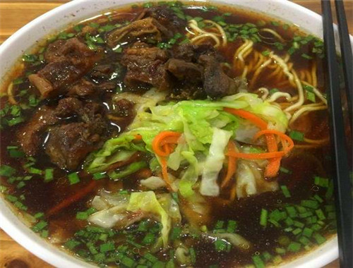 倪師傅牛肉面加盟