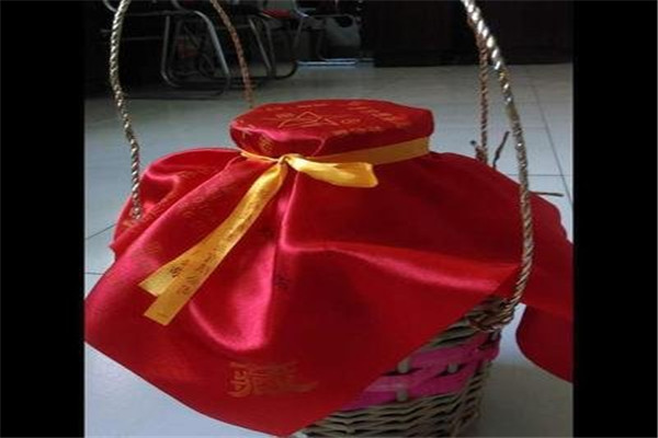 玫花露酒加盟