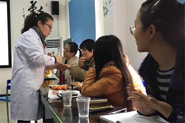金晨育小兒推拿加盟