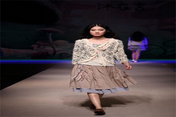 沐衣言女裝加盟