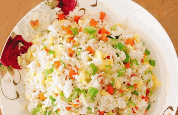 炒飯先生費(fèi)多少?怎么樣呀?