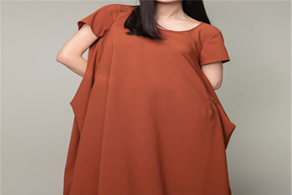 人弗緣女裝