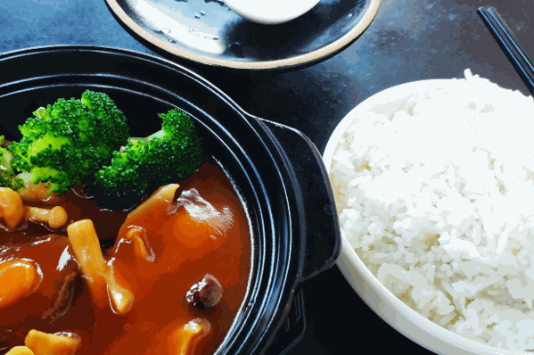 酌情燉品鮑魚(yú)飯?jiān)趺促M(fèi)用多少錢(qián)?
