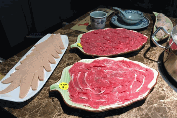 越來(lái)越牛潮汕牛肉火鍋加盟
