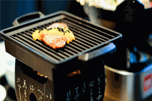 虹料理加盟