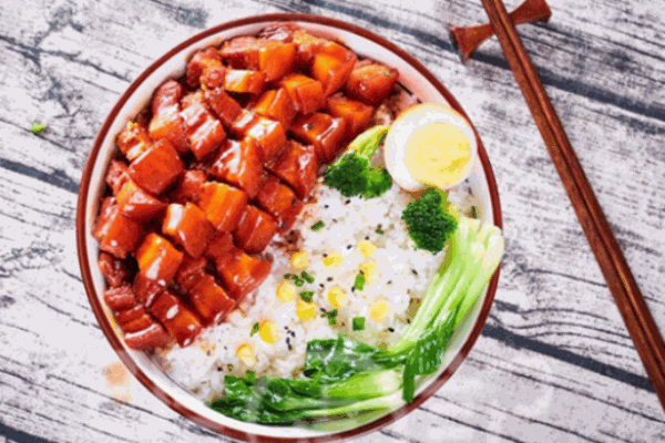 呆呆鹵豬腳飯加盟
