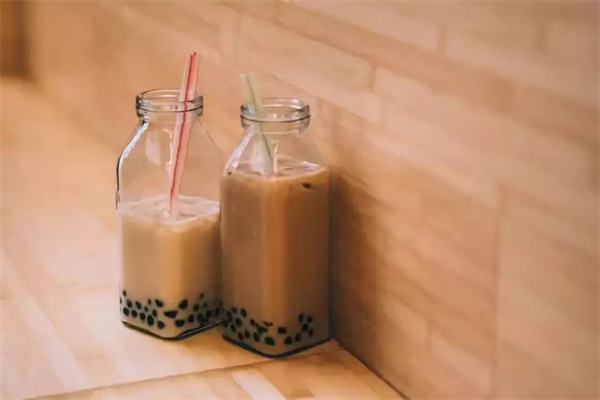 黑小黑奶茶加盟